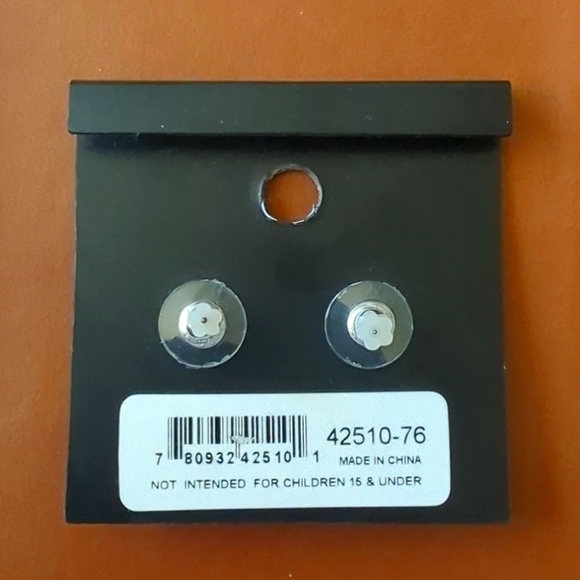 NIP Stainless Steel Howards Stud Buds Silver Star Earrings - Picture 2 of 2